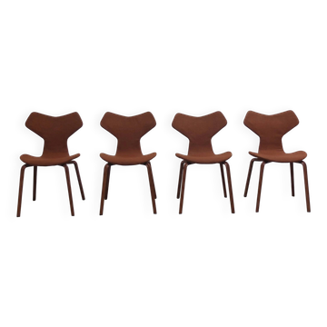 Rare set of 4 first edition 'Grand Prix' chairs by Arne Jacobsen for Fritz Hansen, 1959
