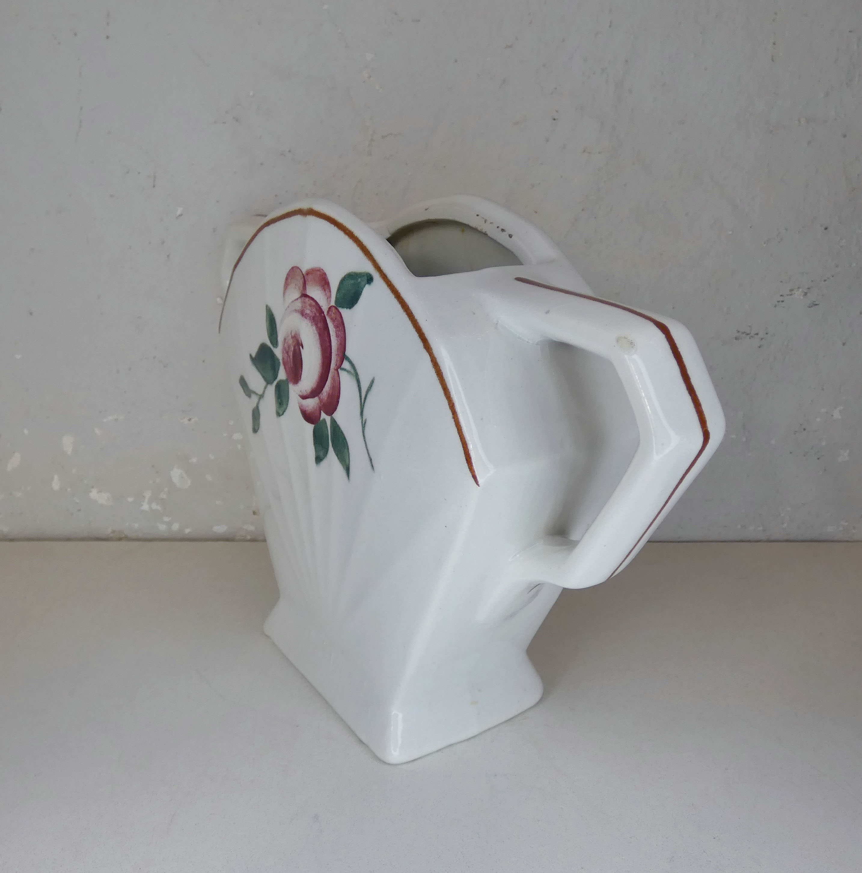 Ancien pot en faience de Saint Amand