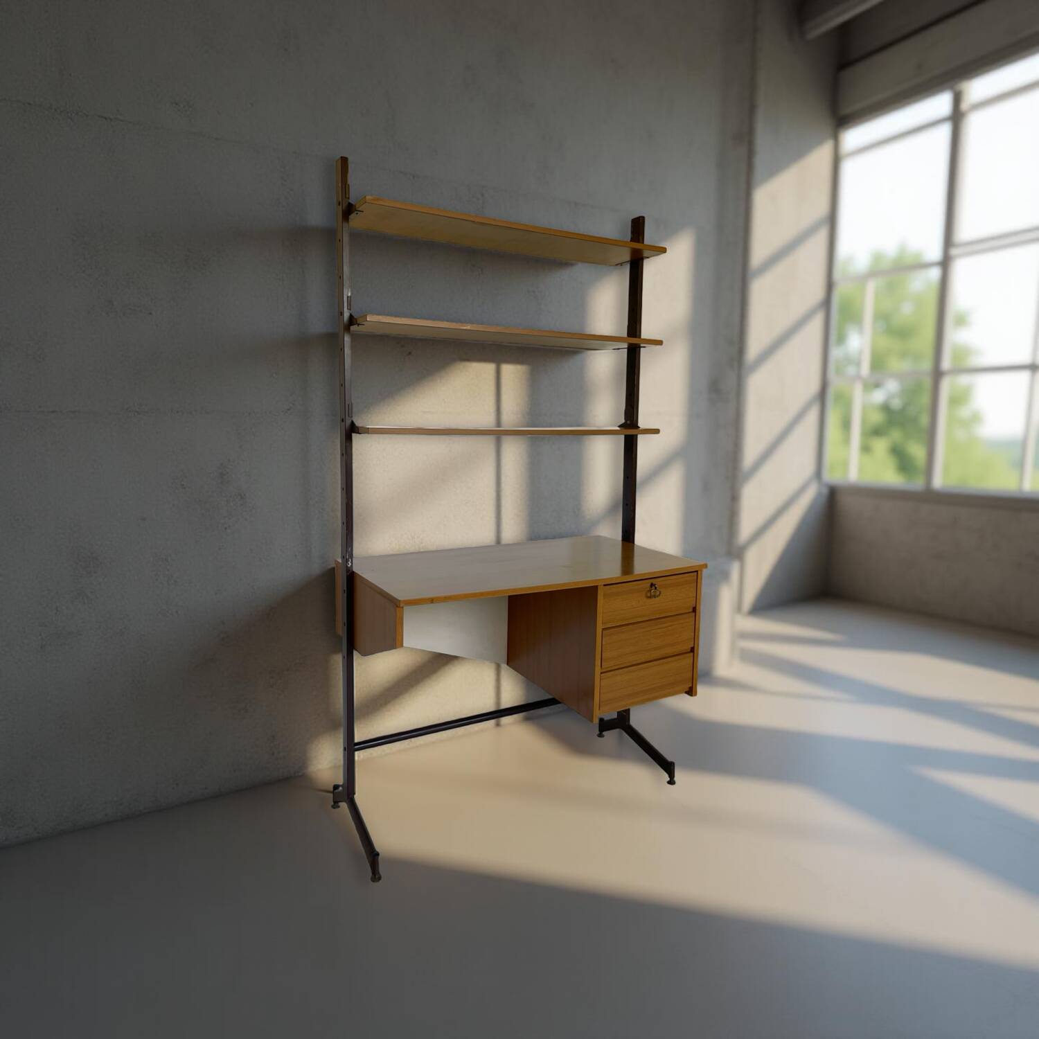 Bibliothèque italienne du milieu du siècle avec bureau.