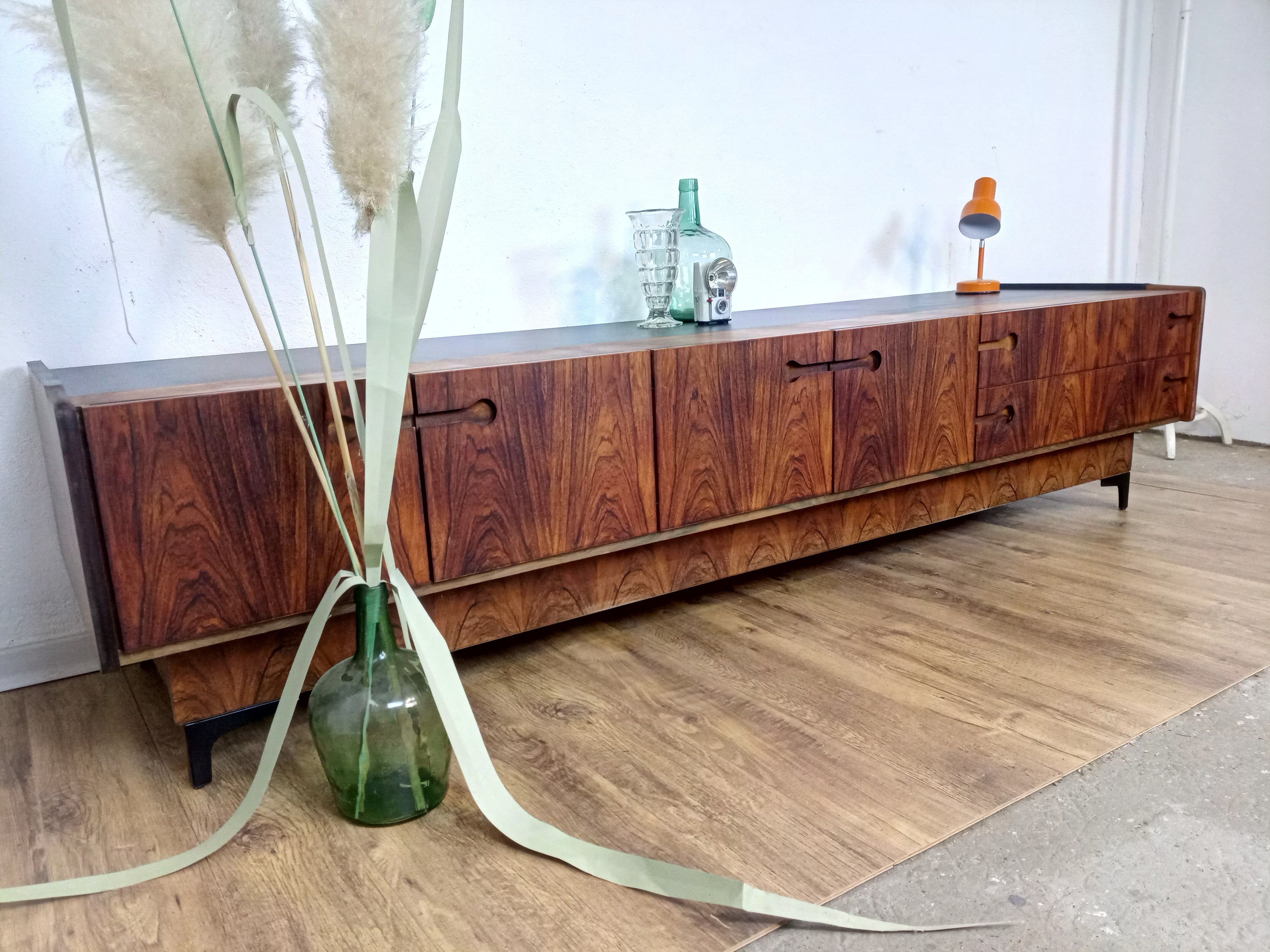 Low Scandinavian row