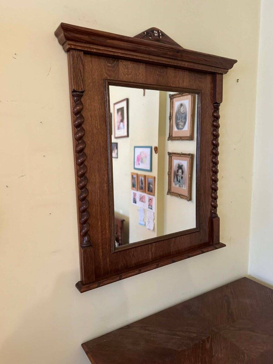 Spanish Style Oak Colonial Dressing Set, Set of 3