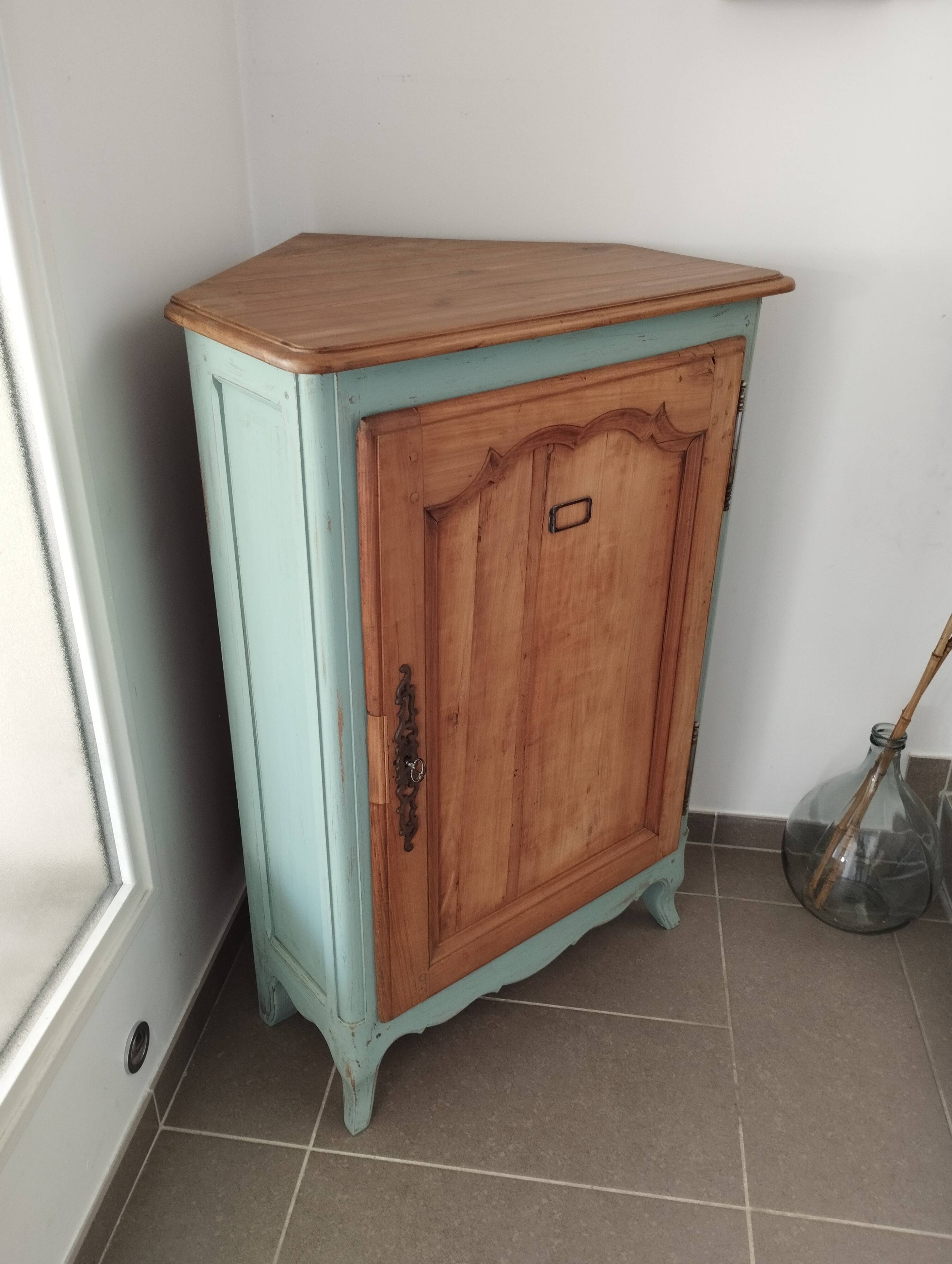 Large corner cabinet