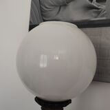 Lampe à pétrole électrifiée en opaline