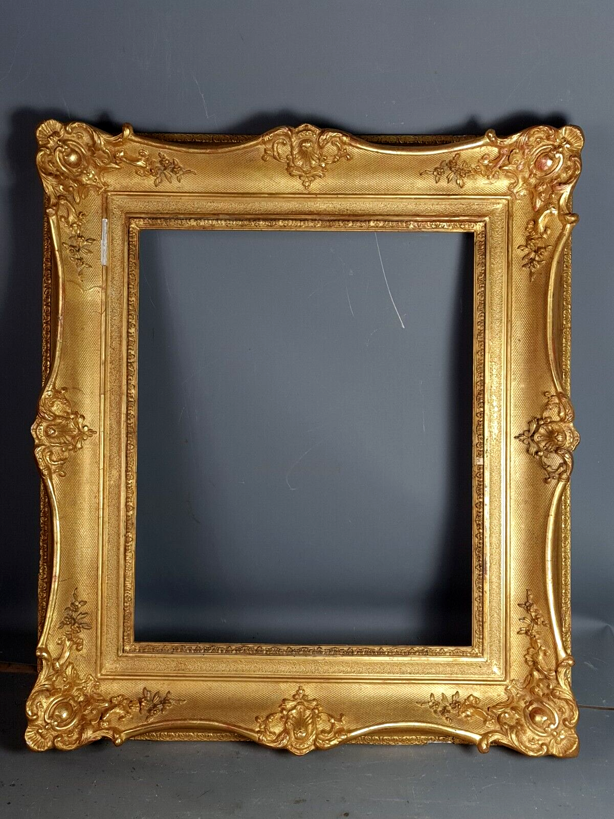 Cadre XIXe siècle style Louis XV bois stuc doré d'origine 66x57 feuillure 47x39 cm SB