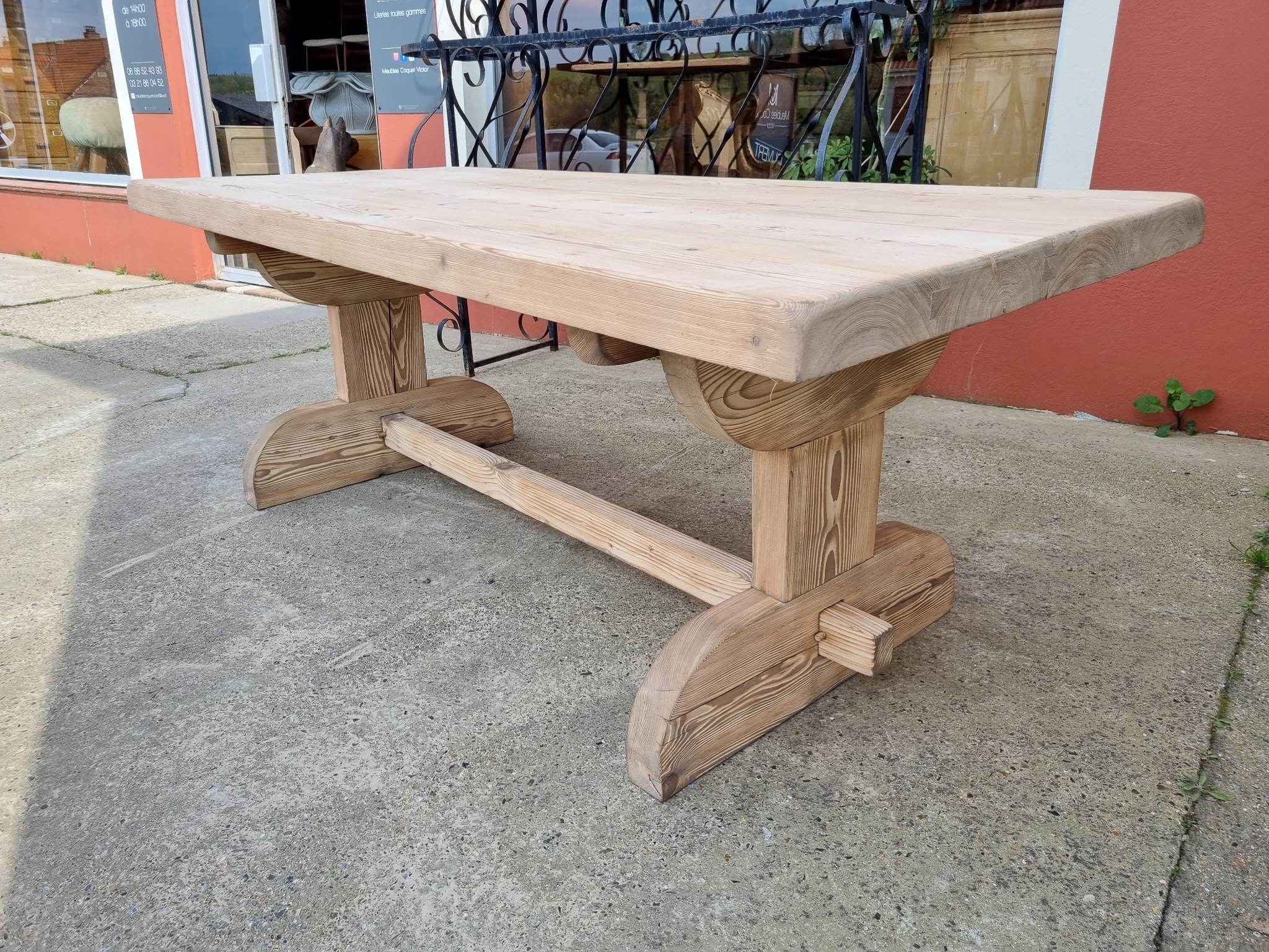 Farmhouse table