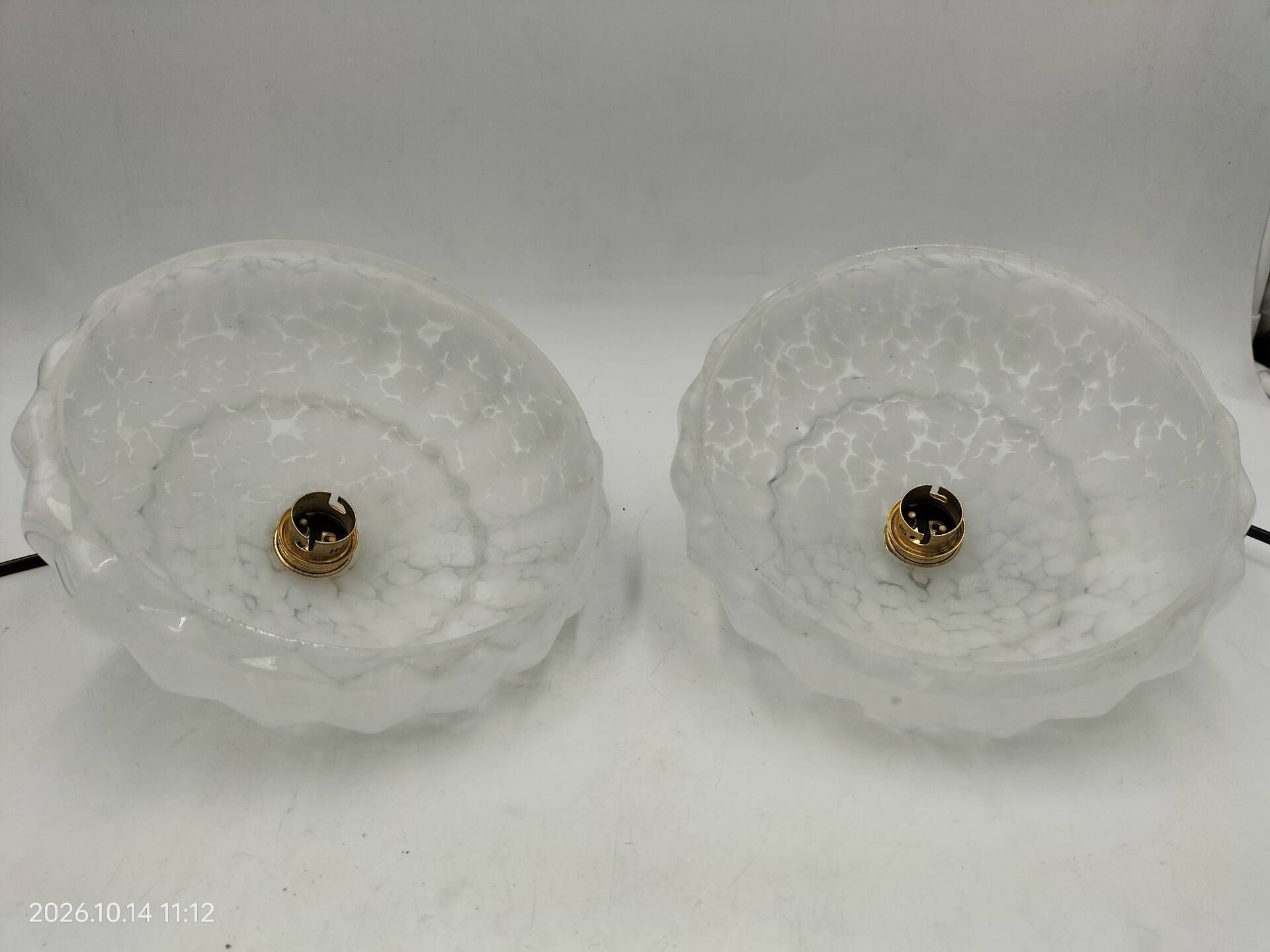 Glass suspensions from Clichy