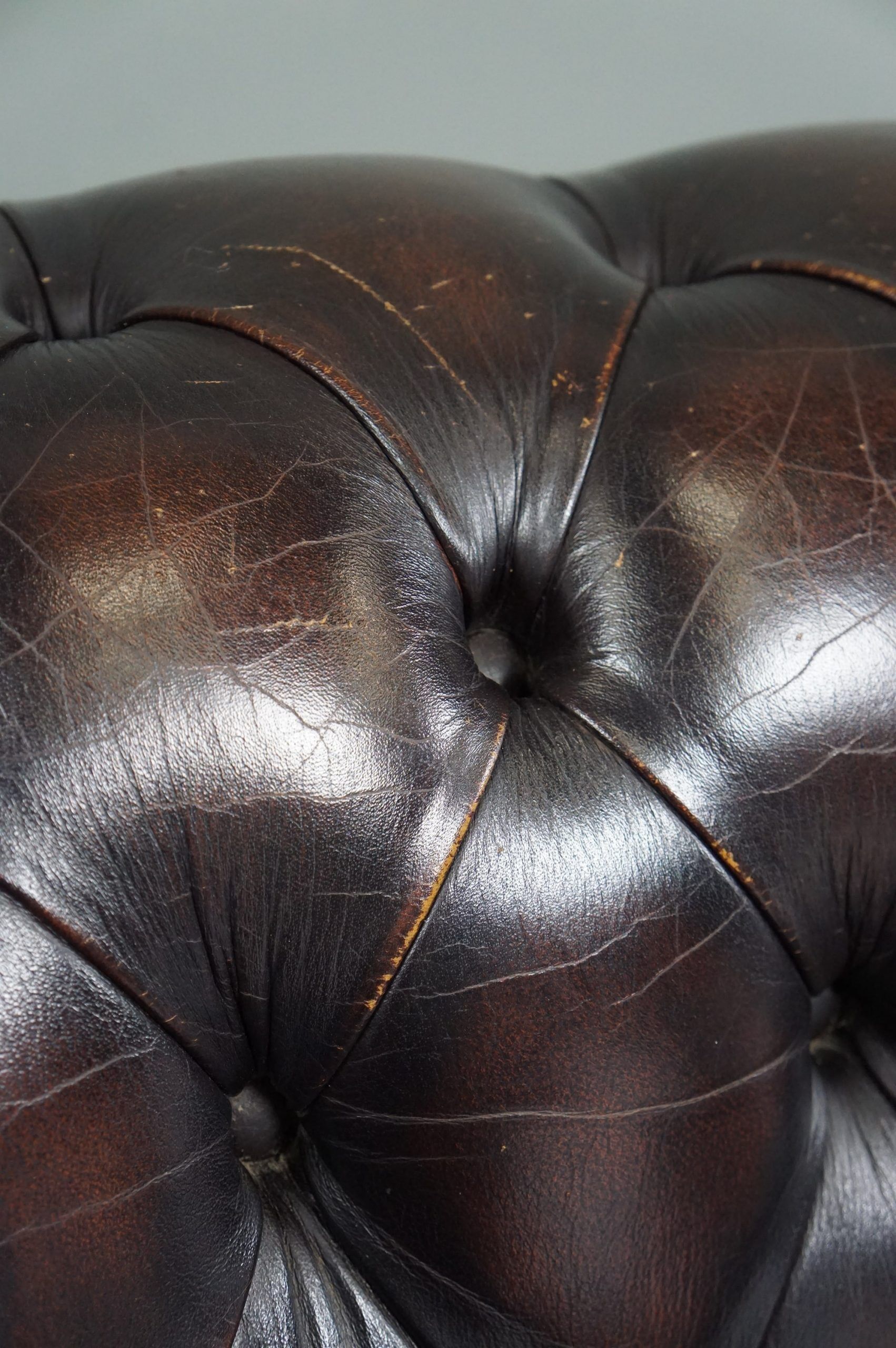 Handmade English cowhide leather Chesterfield sofa