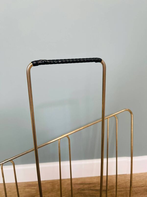 Porte-revues asymétrique en métal doré, années 60