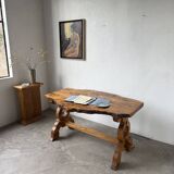 Table artisanale en orme massif, art populaire