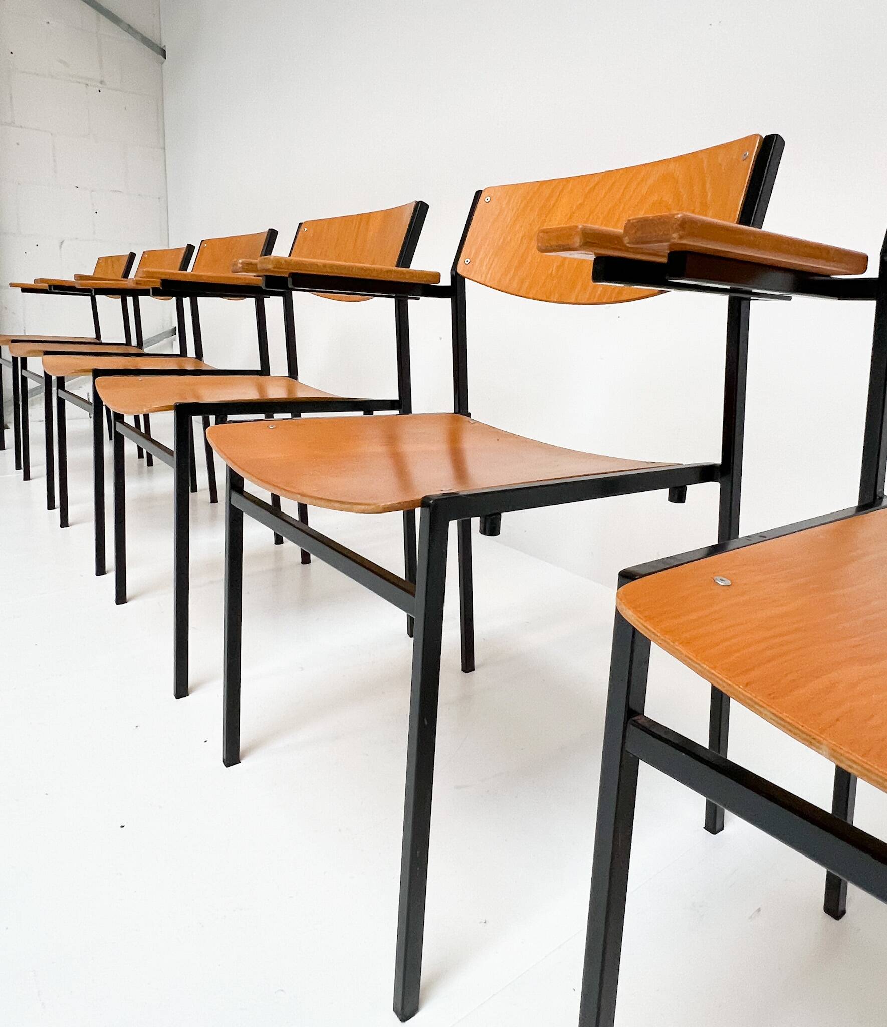 6 chaises empilables par Gijs van der Sluis, 1970