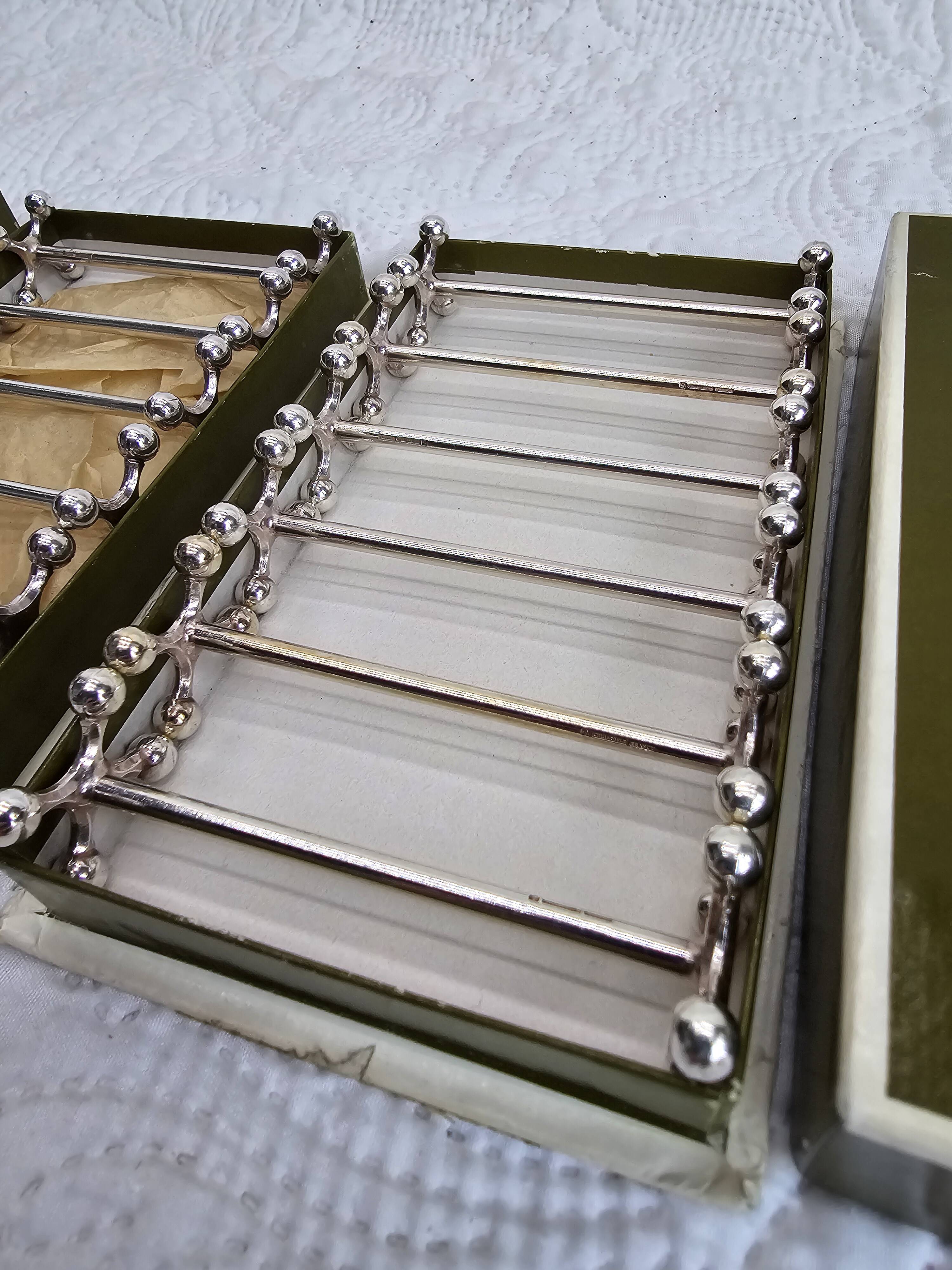 Christofle knife holder (12) in silver-plated metal, Perle model