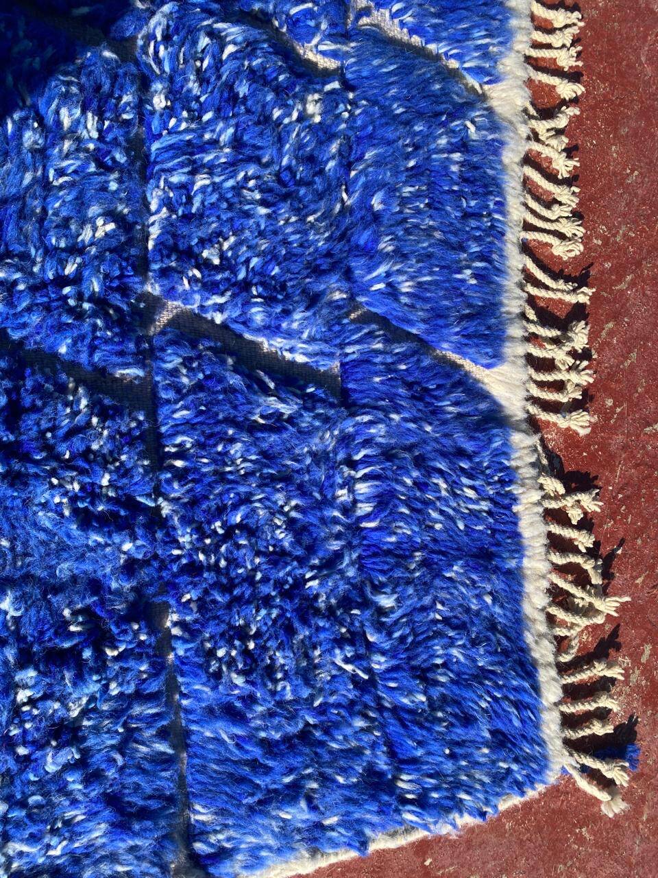 Beni Ouarain Berber rug in Majorelle blue, 250x150 cm – natural wool