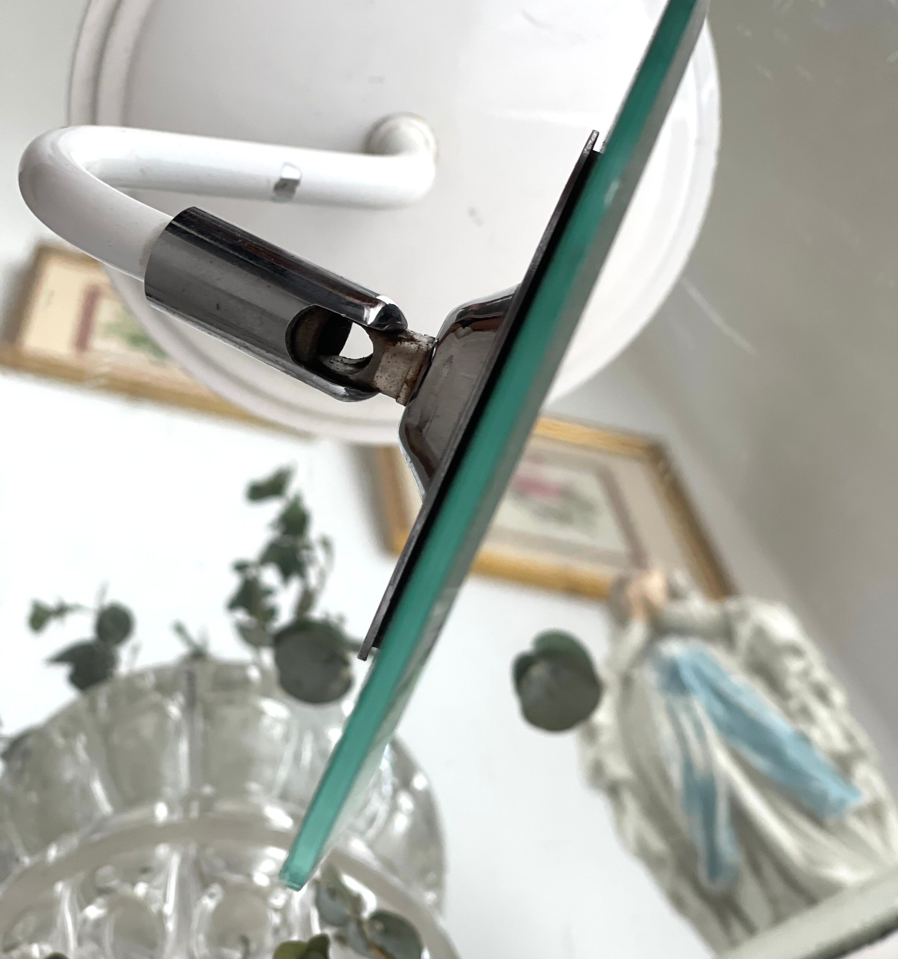 Beveled mirror on stand