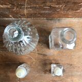 Paire bouteilles en verre moulé