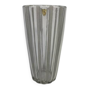 Vase avec 12 nervures verticales en verre dépoli, Verrerie de Fains, années 1950