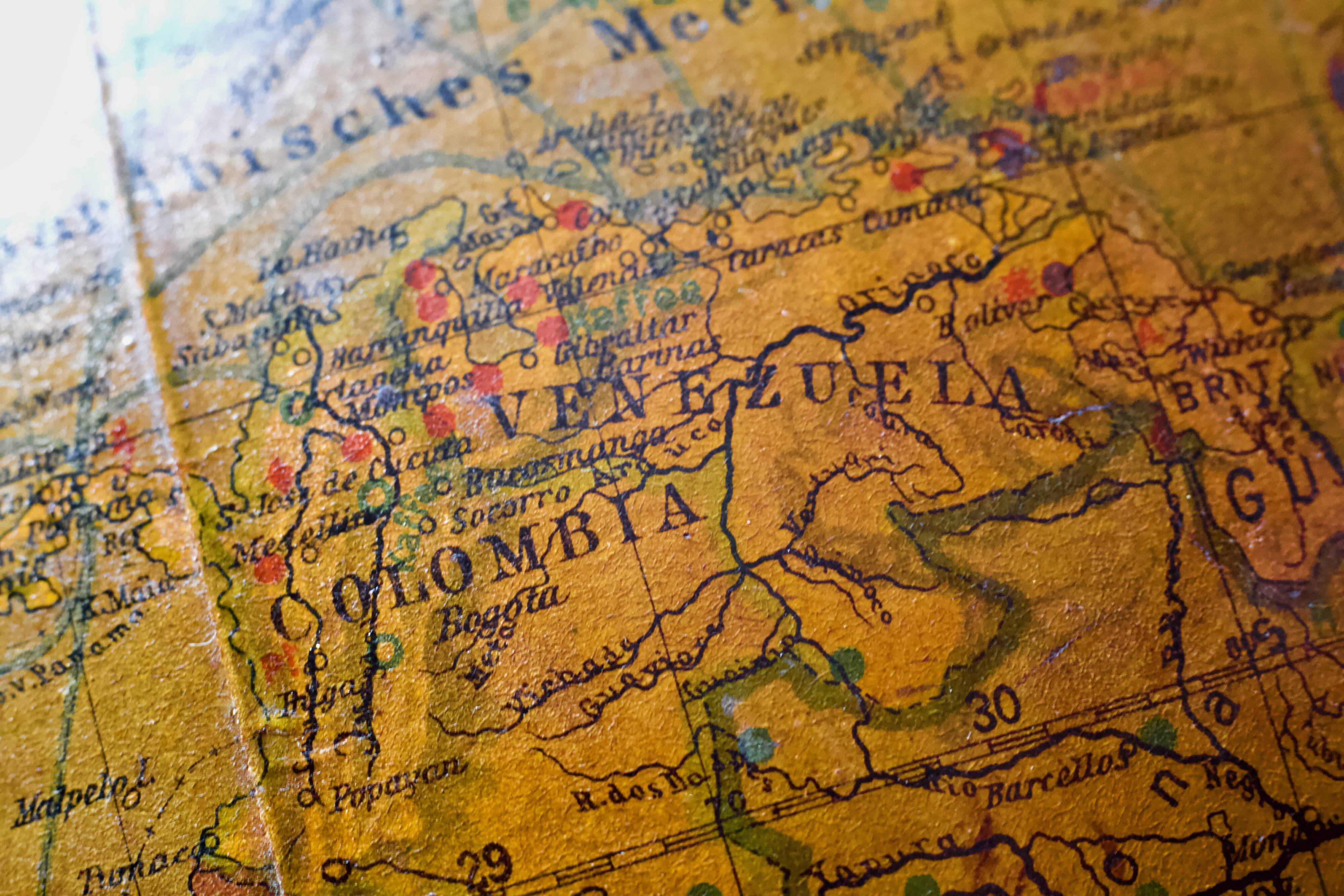 Columbus globe. Edited by Oberrealsch uldirektor Dr. R. Neuse.