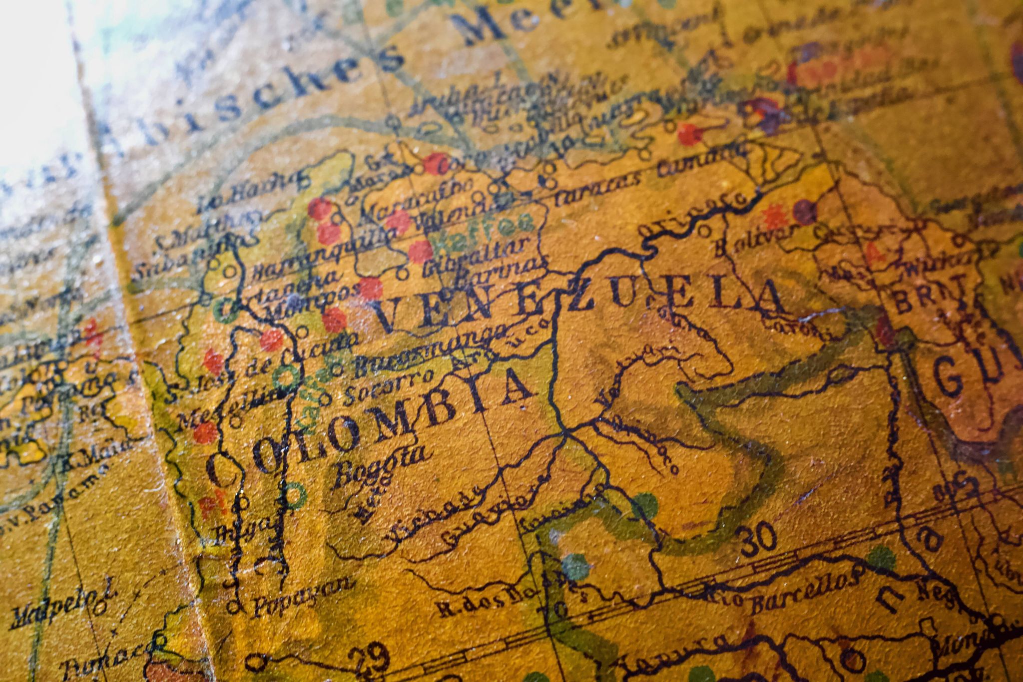 Columbus globe. Edited by Oberrealsch uldirektor Dr. R. Neuse.