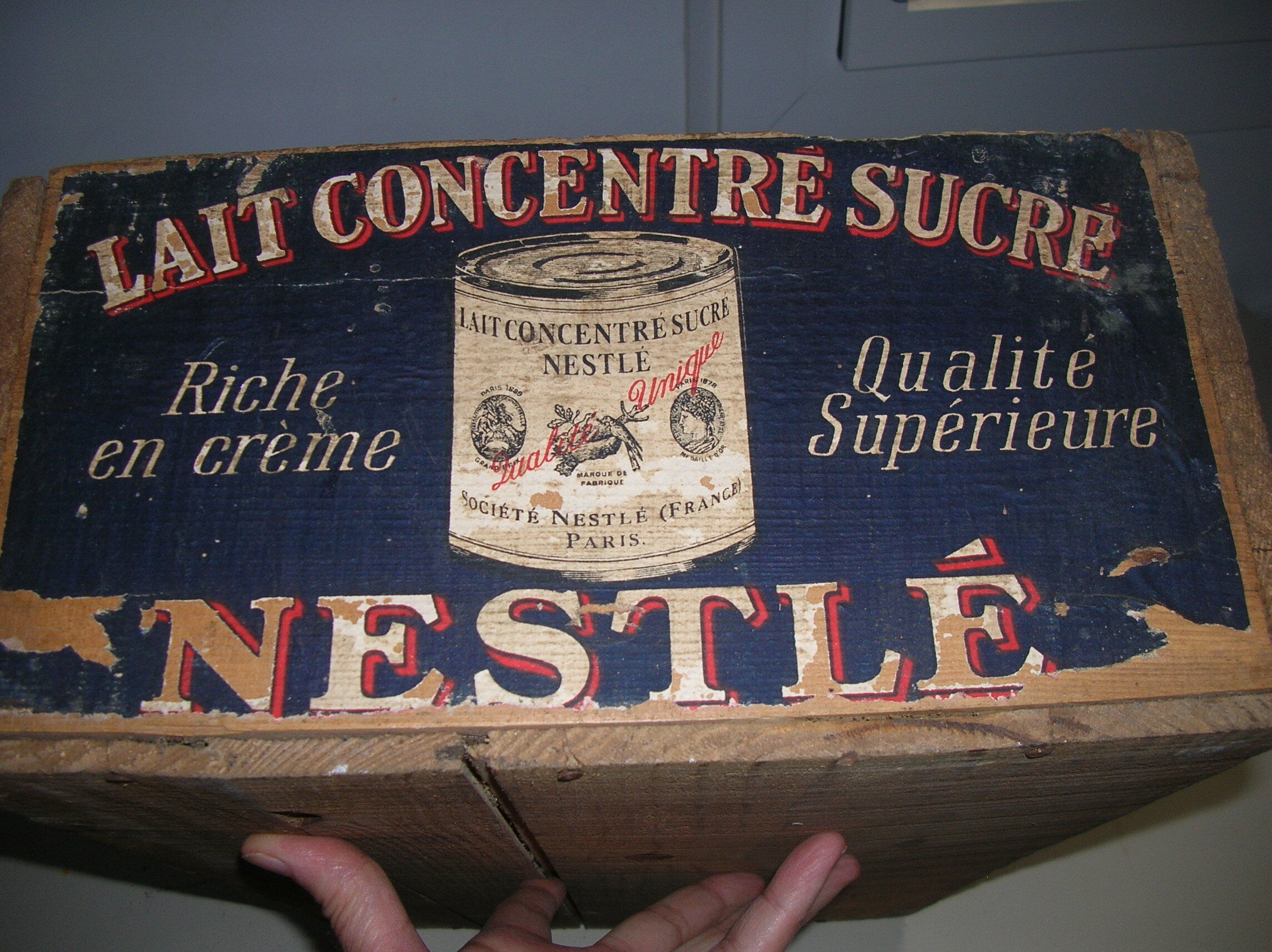 Old wooden Nesle case