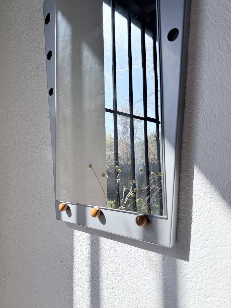 Paire miroirs « Memphis » années 80 chrome et bois
