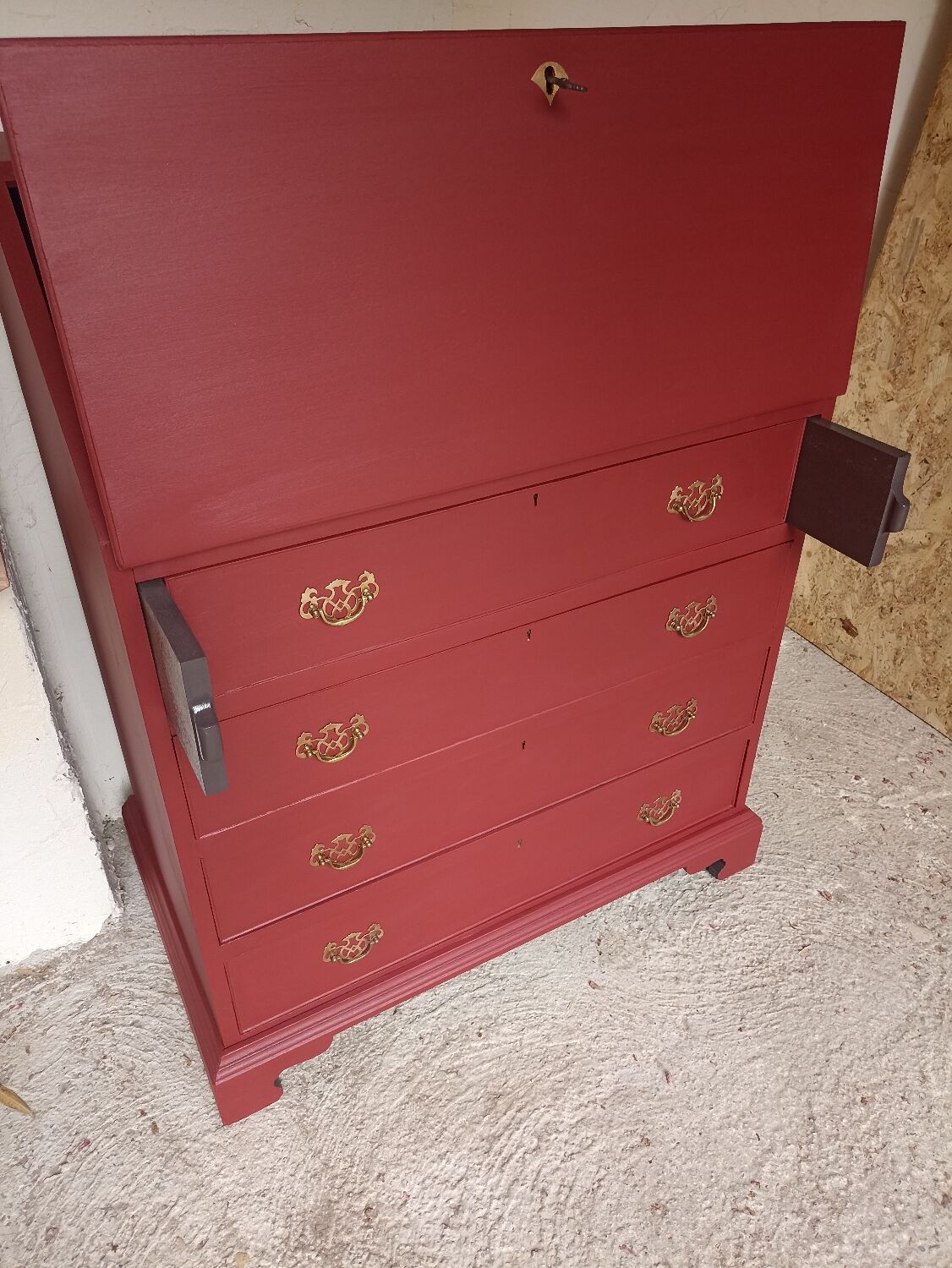 Scriban chest of drawers