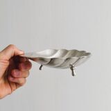 Silver metal shell emptier
