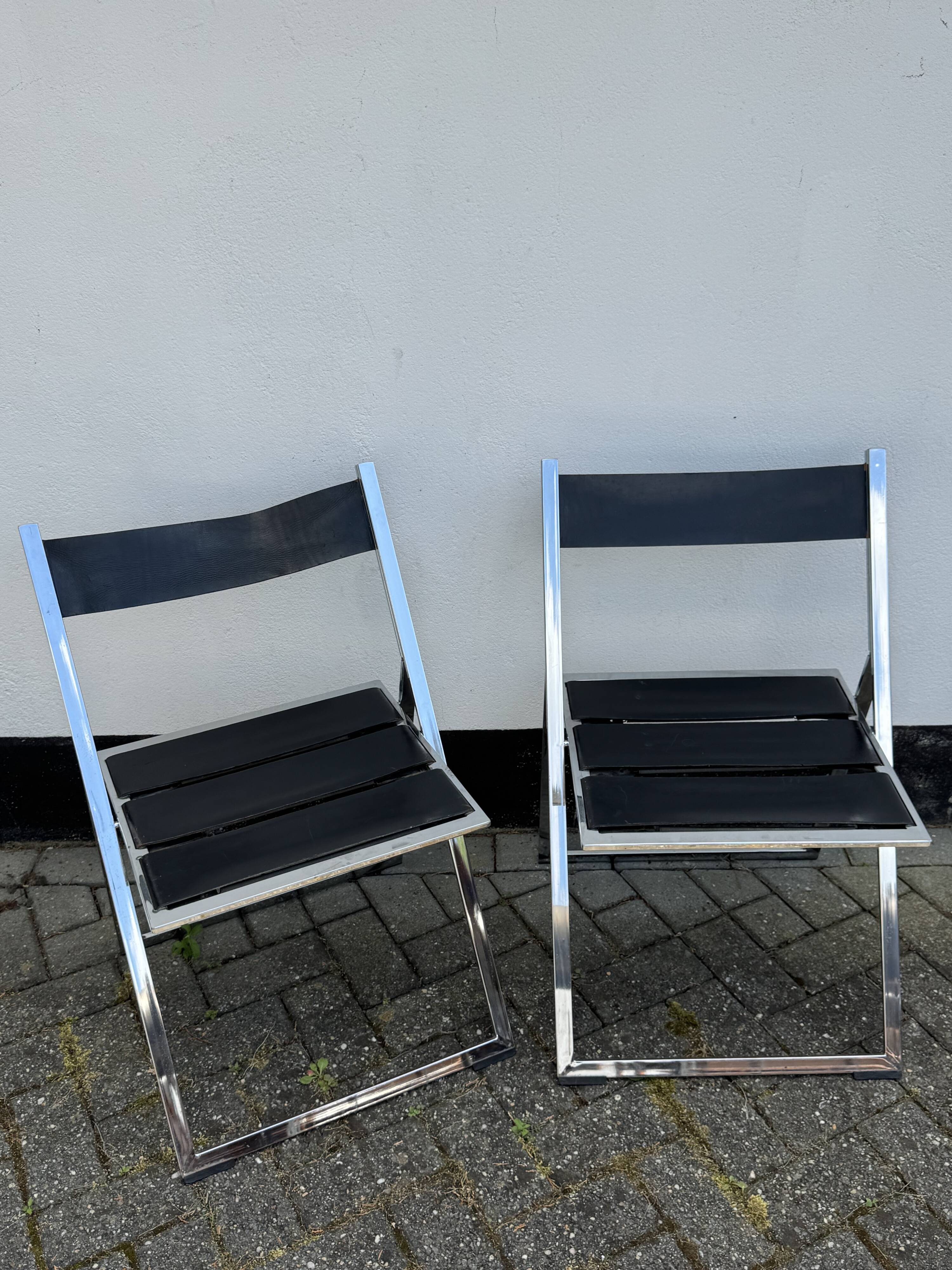 Pair of Vono Foldable Chairs by Interlubke