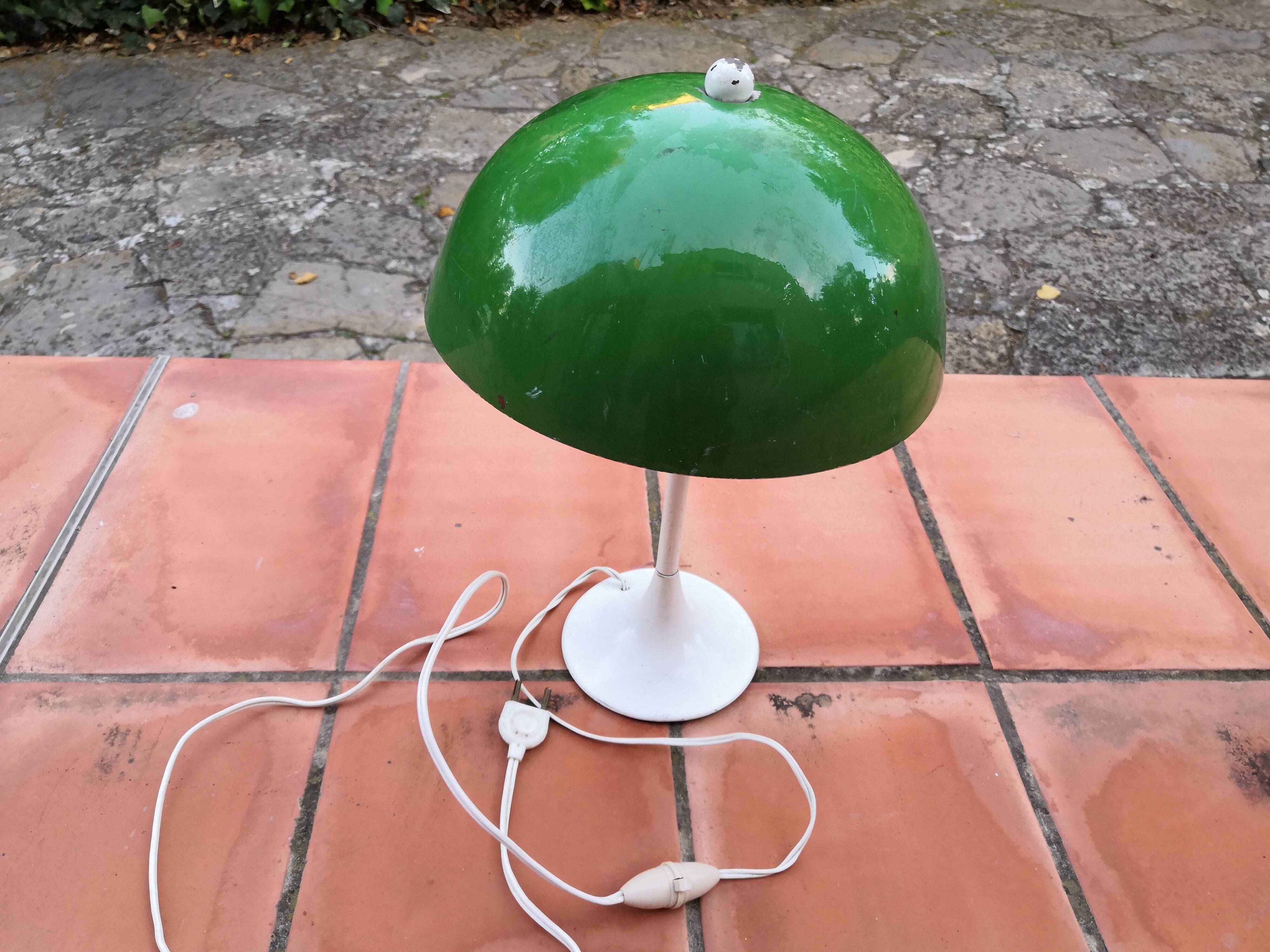 Monteuse table lamp with vintage mushroom dome metal tulip foot