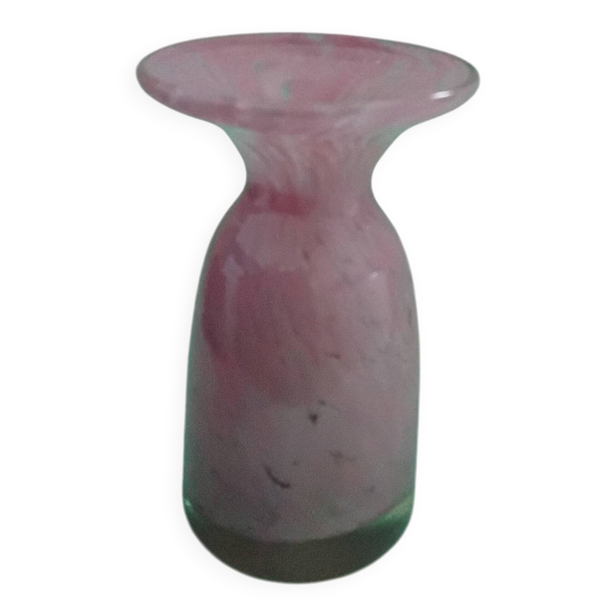 Vase en verre rose