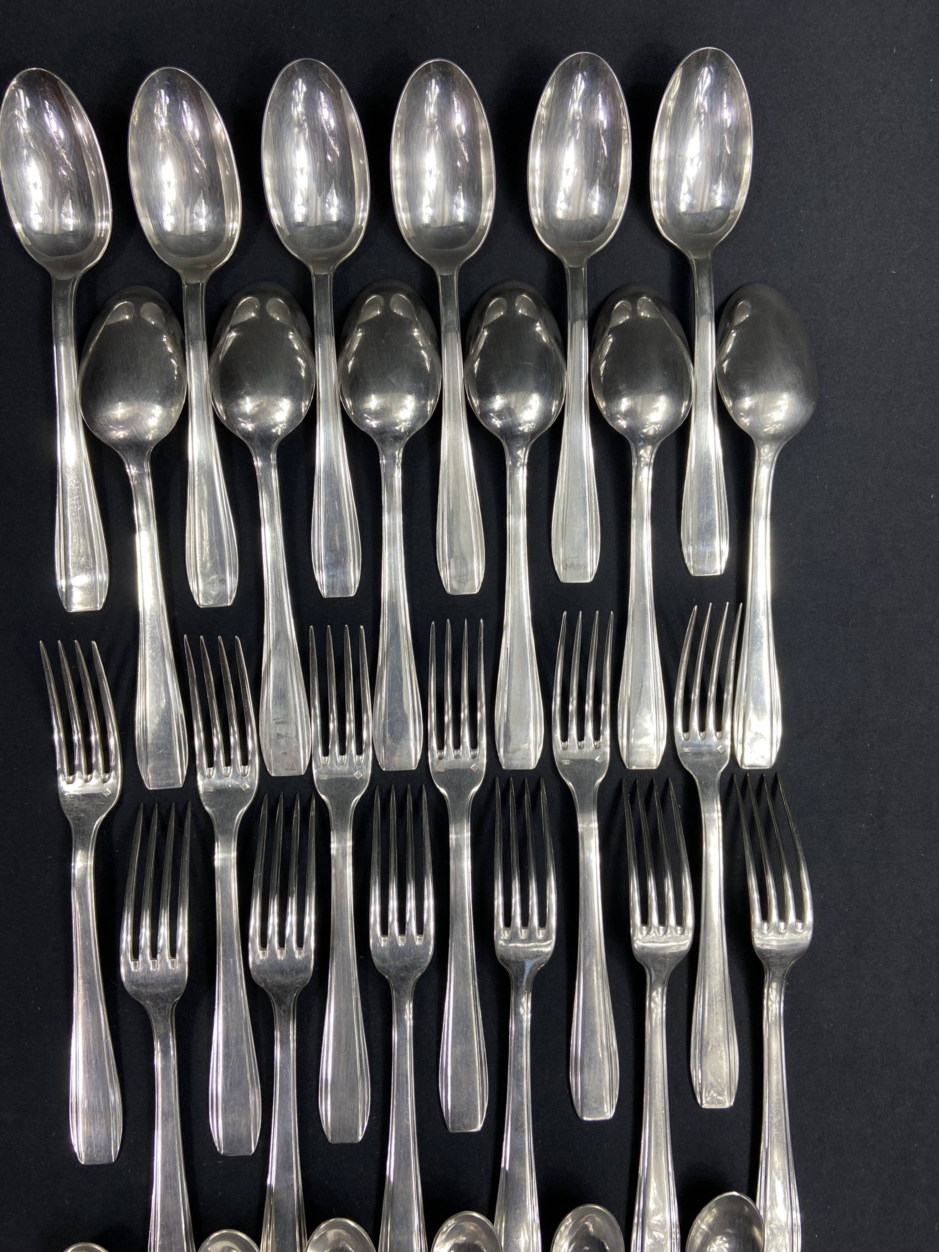 Vintage design silver metal cutlery set