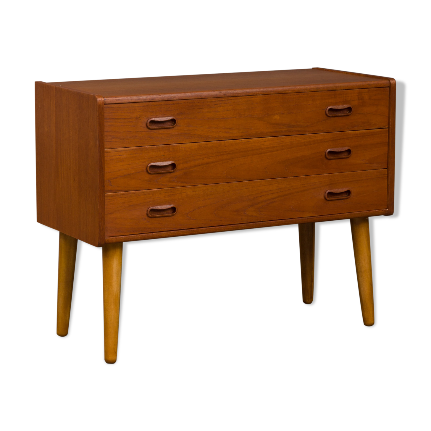 Dresser danish 3 drawers