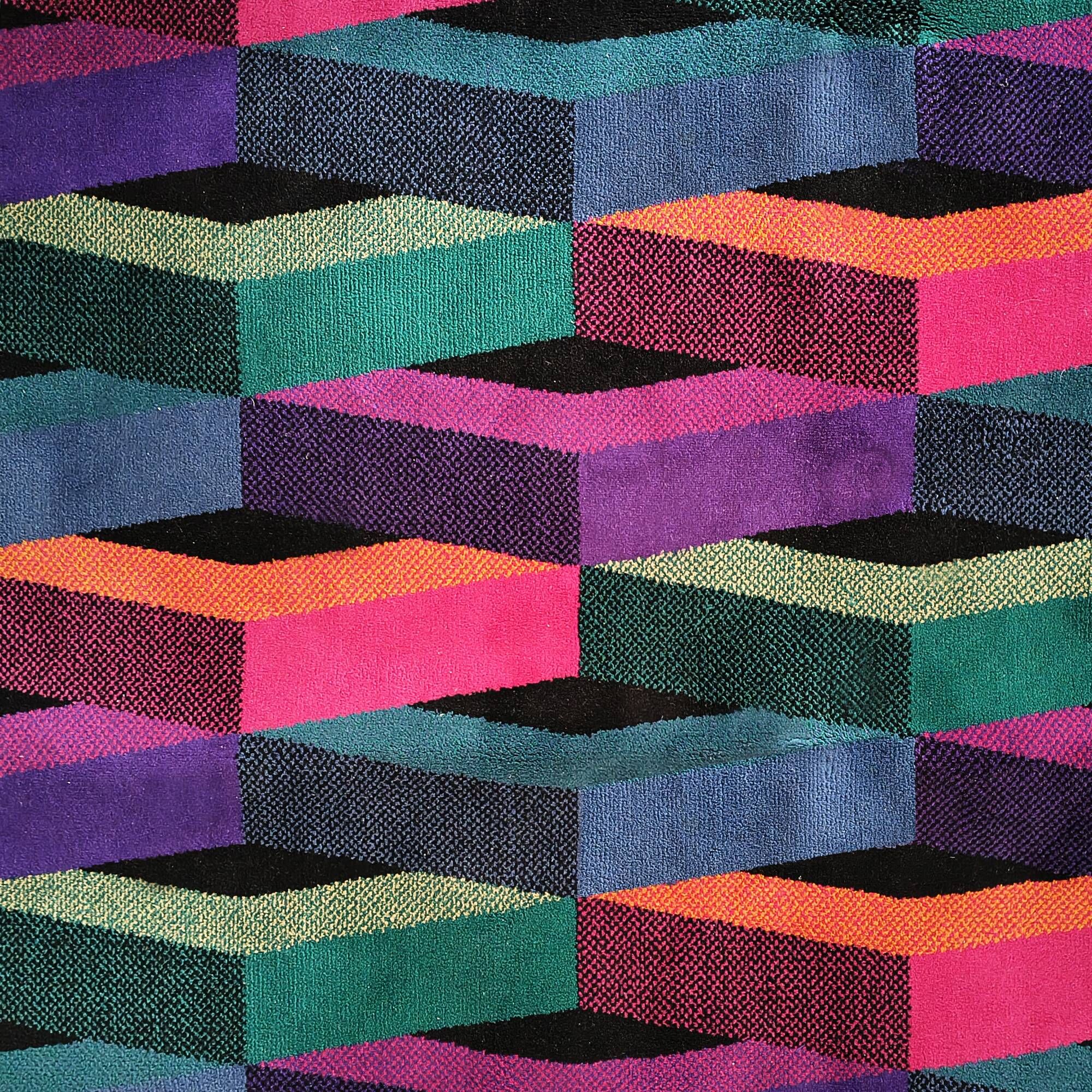 Stunning 1980s Italian post-modern wool rug by Missoni for T&J Vestor