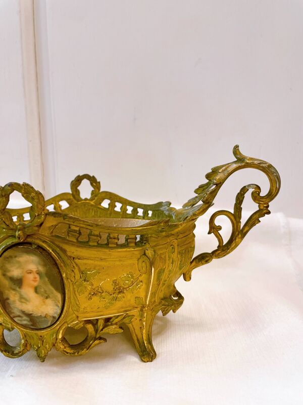 Antique jardinière ou Centre de table en recul