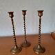 Lot de trois bougeoirs en laiton