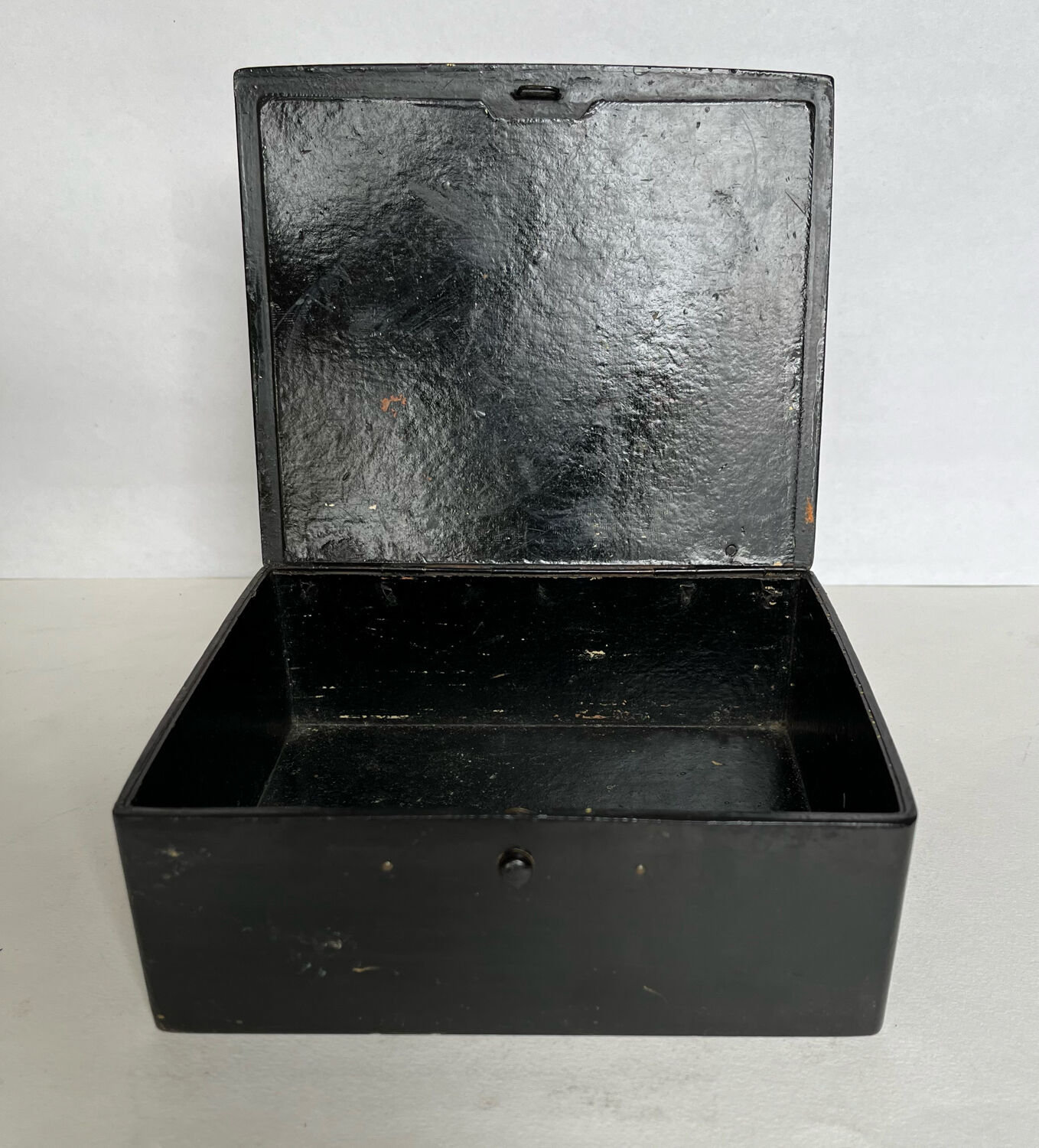 Chinese lacquer jewelry box