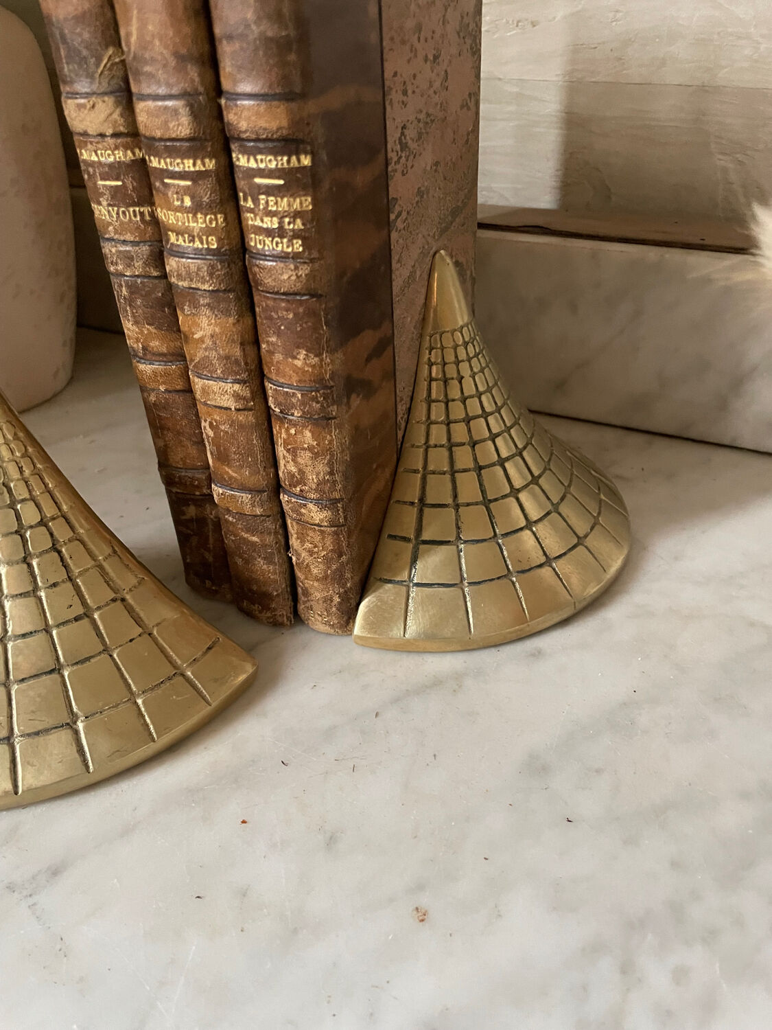 Paire de serre-livres en laiton massif vintage