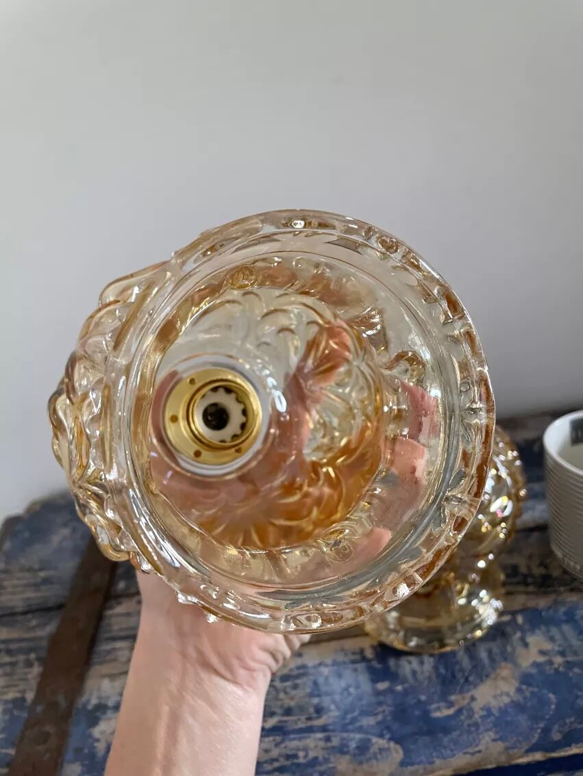 Set of two suspensions in gilded chiseled glass