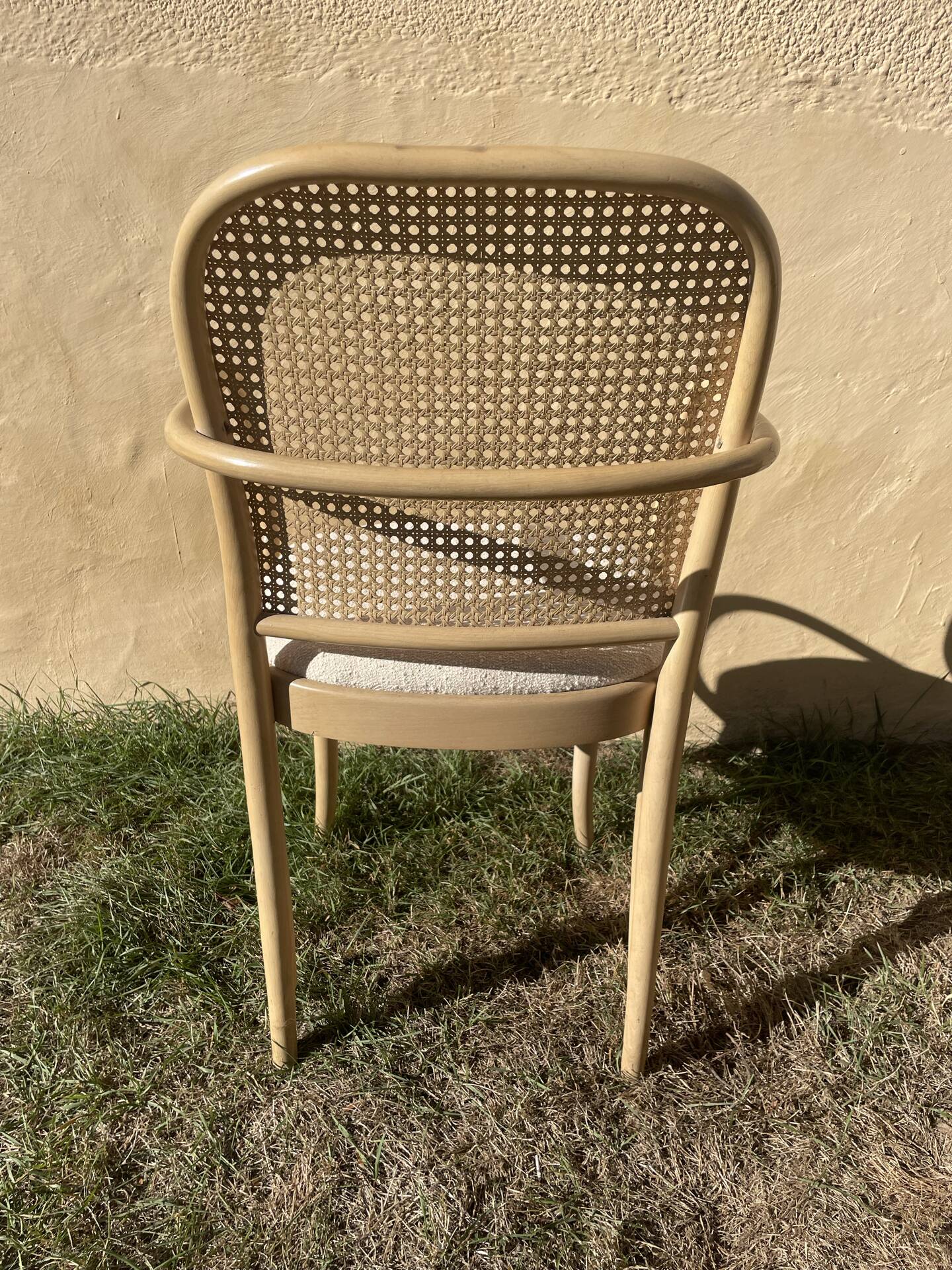 8 office armchair