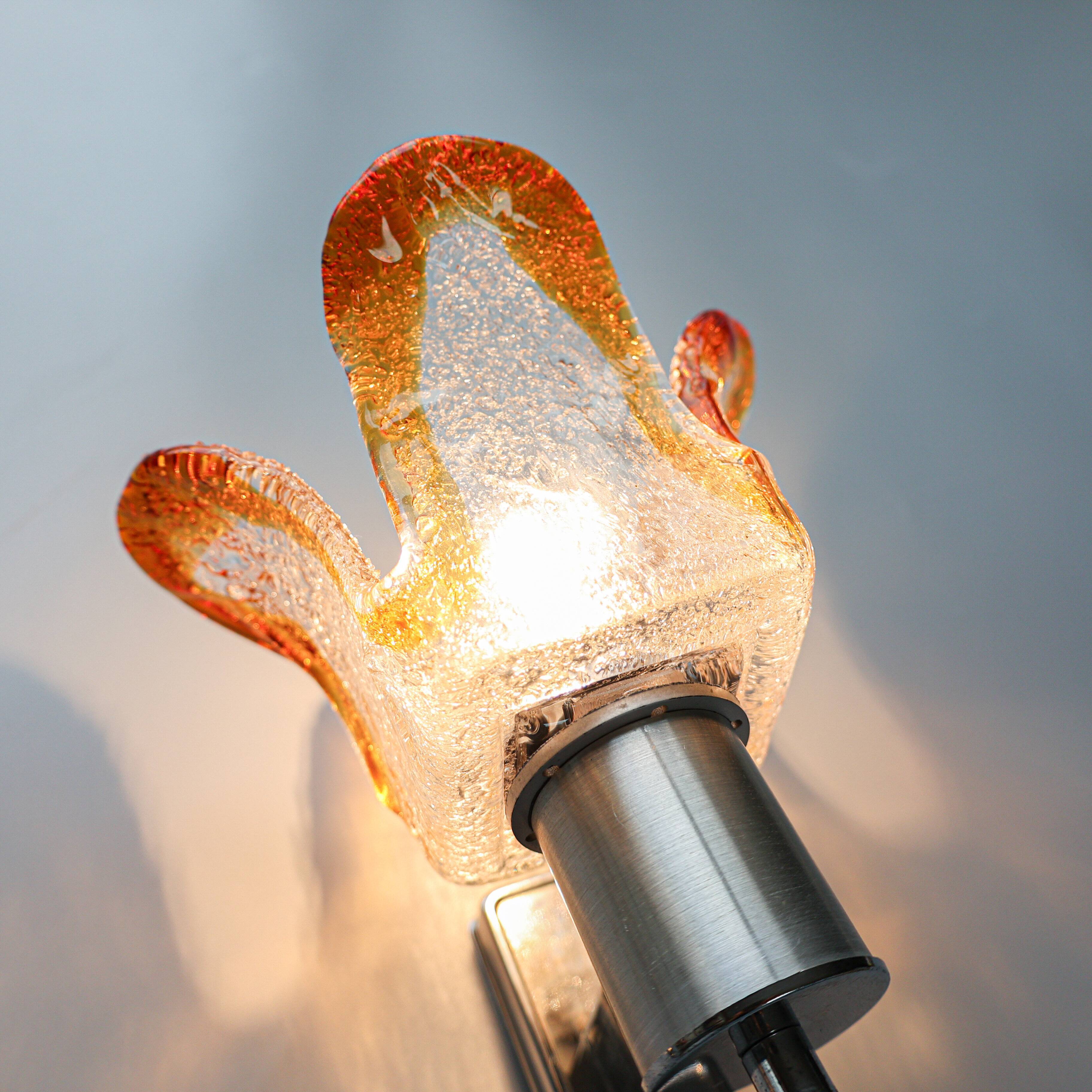 Ensemble de 2 appliques murales vintage Mazzega « Torche », années 1970, Italie.