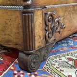 Commode secrétaire du XIXème en loupe d'orme, sapin et dessus marbre noir