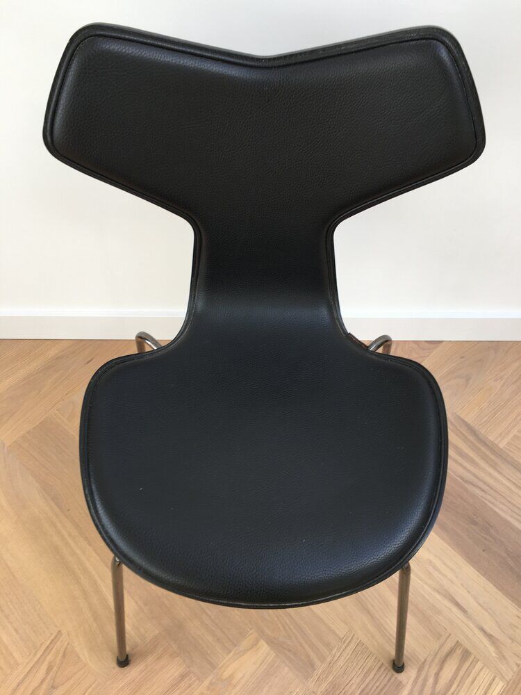 Grand Prix chair by Arne Jacobsen for Fritz Hansen 2014