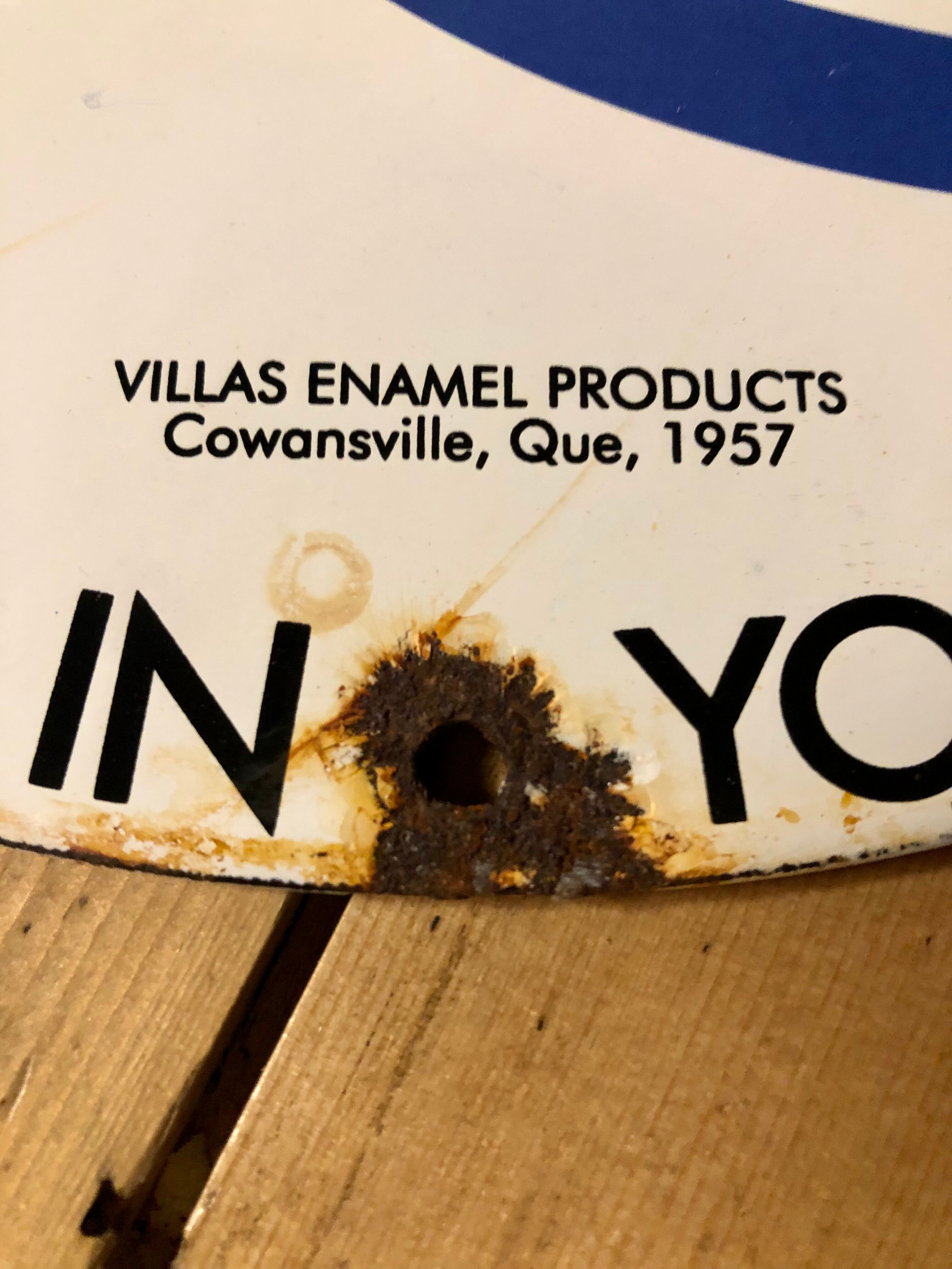 Enamelled plate esso 1957