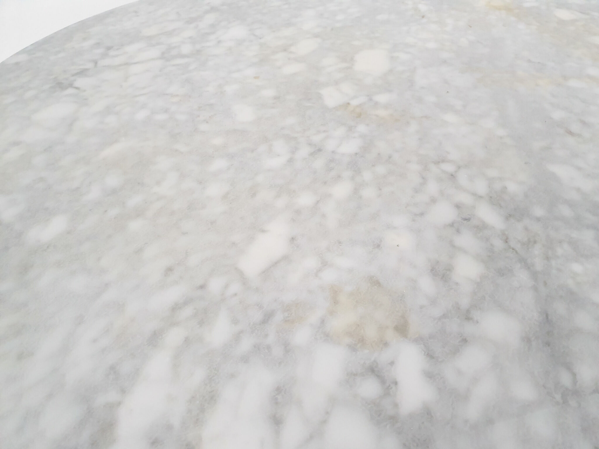 Mid-century round marble dining table, 1970's