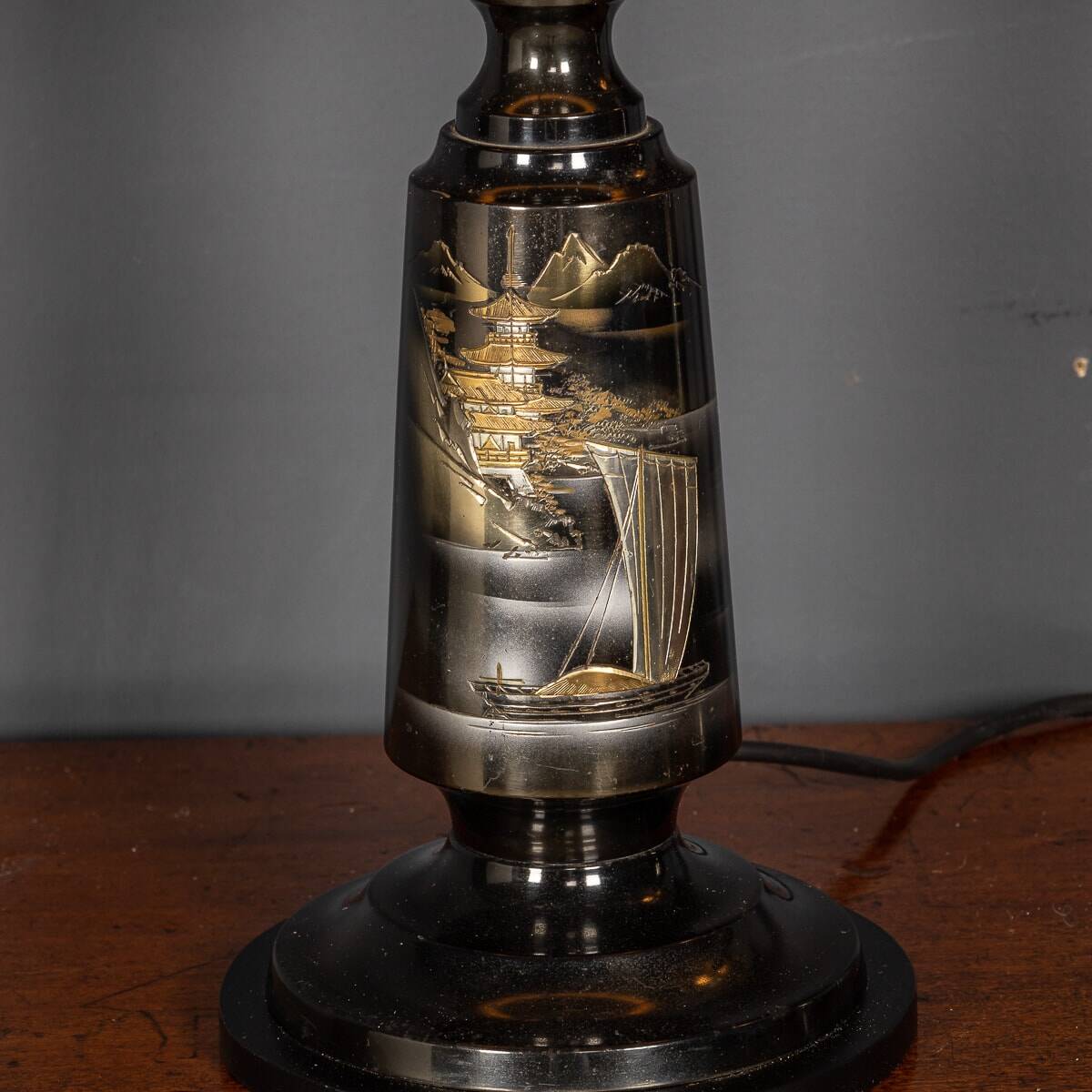 Mid 20thc japanese pair of lacquered table lamps c.1960