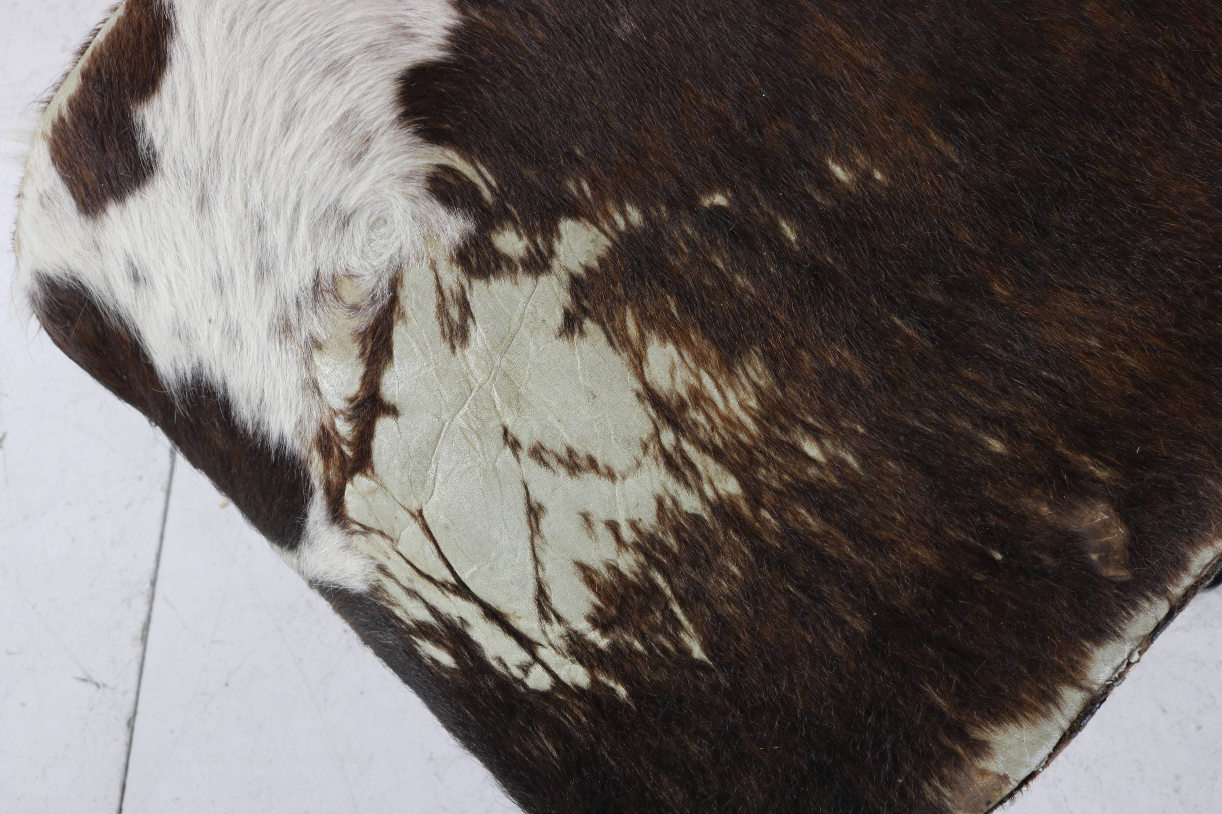 Design icon chair design the LC chaise longue by Le Corbusier