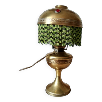Ancienne lampe à pétrole en laiton "La Parisienne" - abat-jour avec 3 cabochons de couleurs