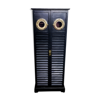 Furniture cabinet with window