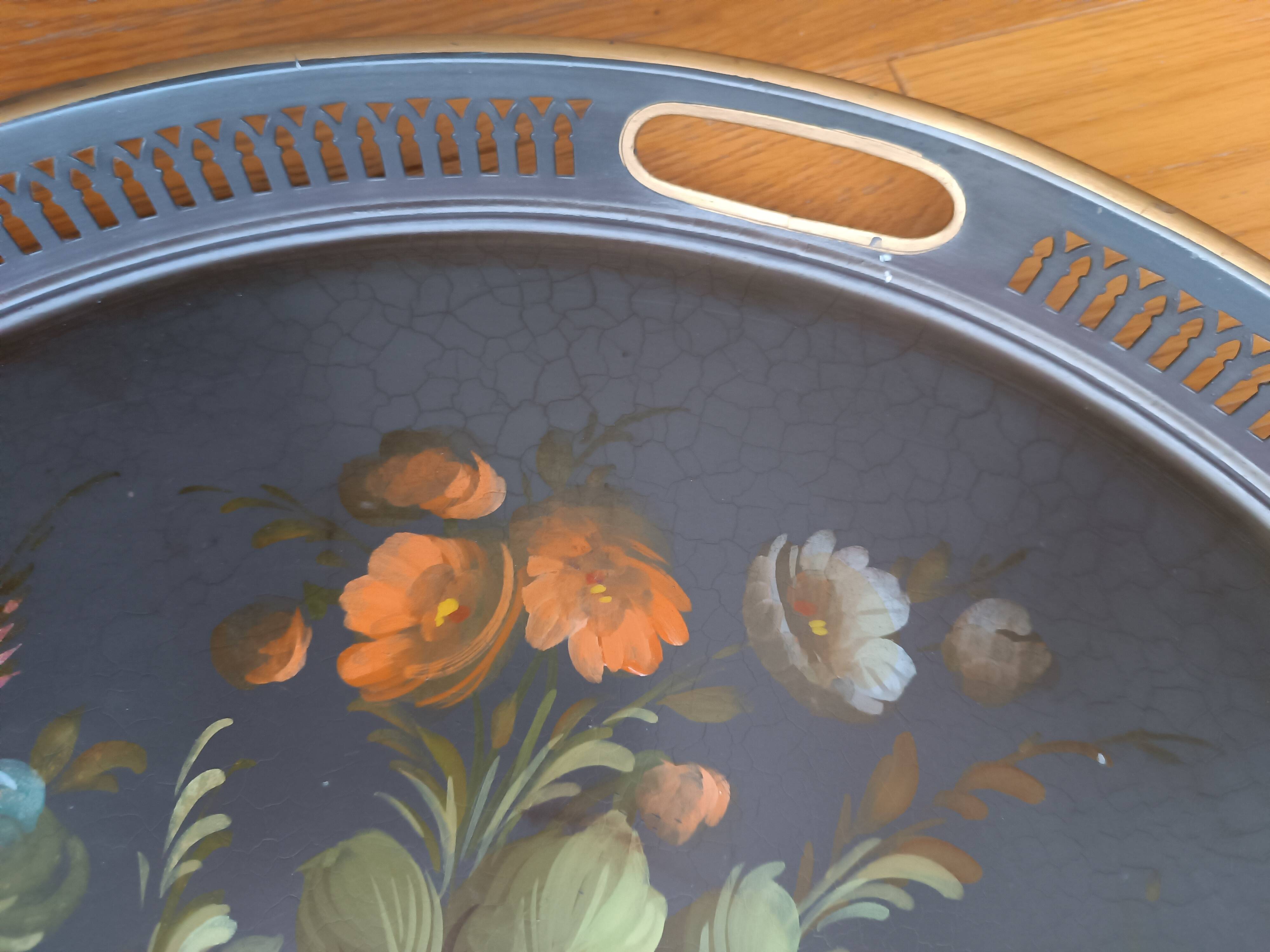Napoleon III painted sheet metal round serving tray