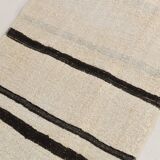 Long Tapis Couloir Off White à Rayures Noires, 74x351 Cm