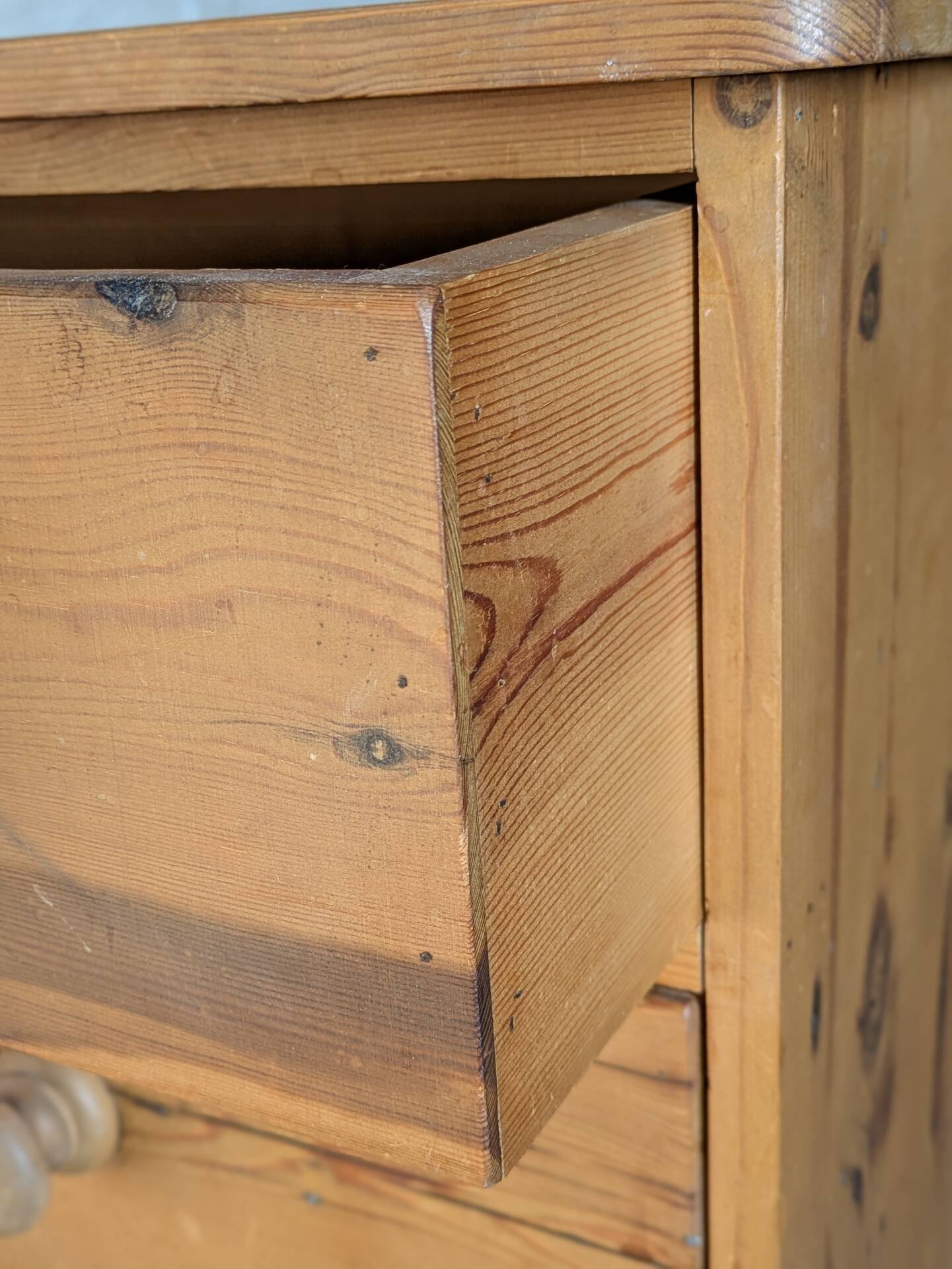 English pine chest of drawers