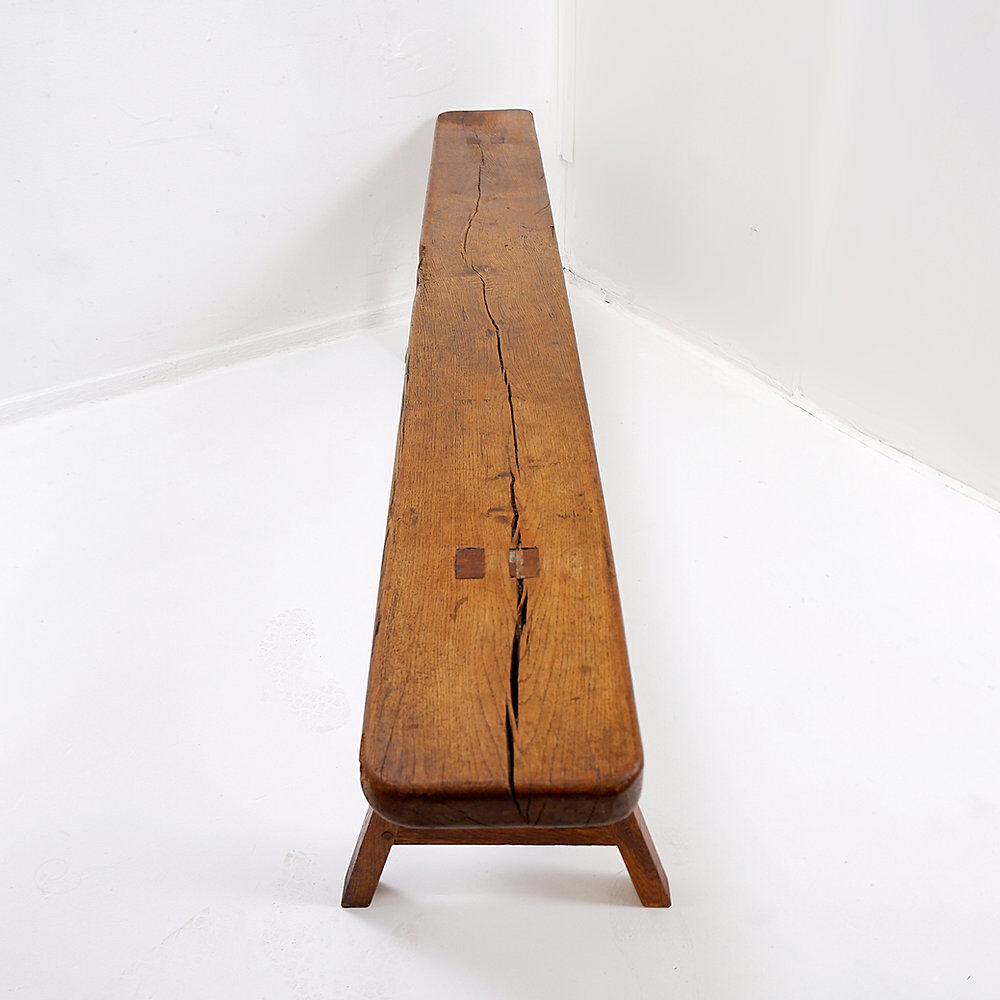 Banc rustique en bois massif de ferme avec pieds tréteaux - 1960s